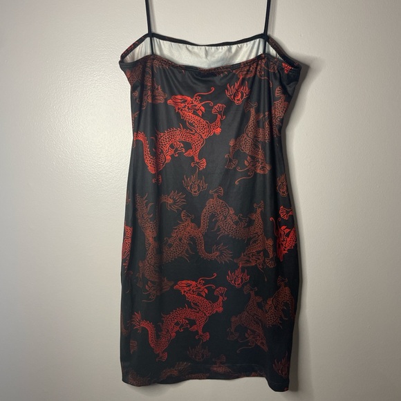 Black and Red Dragon Print Dress - Picture 2 of 2